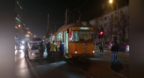 Германски вестник: Бон се чудеше как да си бракува трамваите, но София му ги купи