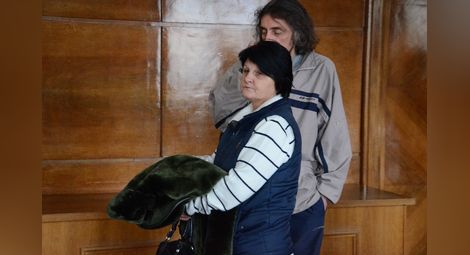 Обвинена за подкуп румънка търси вратичка в стил „изгубени в превода“