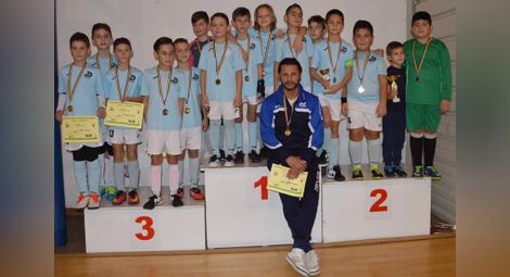 Дунавчета на Мариян Тодоров с шампионска купа в Гюргево
