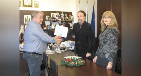 Стоилов и Григоров със сертификати от „Подкрепа“