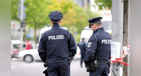 Неизвестен застреля двама лекари в Германия
