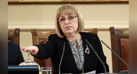 Цачева пожела на депутатите да си починат и да дойдат с нови сили през 2017 г.