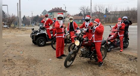 Над 250 рокери в Плевен влизат в ролята на Дядо Коледа