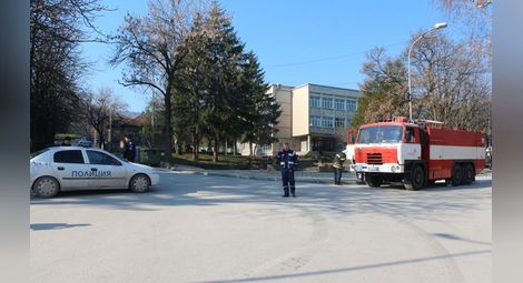Два нови взрива в Лясковец, но контролирани