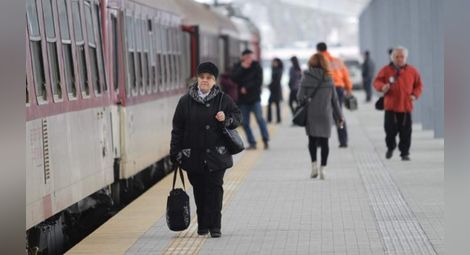 БДЖ пуска 12 500 допълнителни места във влаковете по празниците