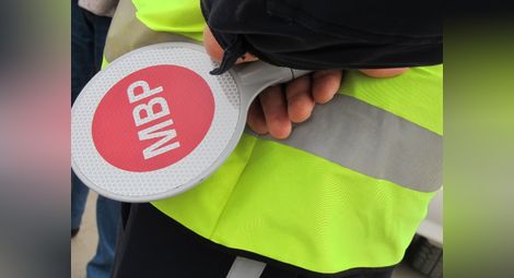 Сблъсък между ТИР и лек автомобил край КТМ се размина без сериозно пострадали