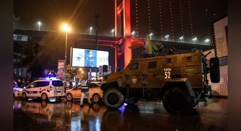 Истанбулската полиция арестува 8 души за новогодишния атентат
