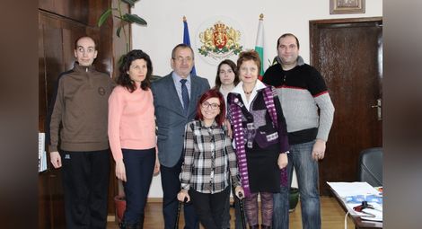 Клуб „Различни и равни“ гостува на Бурджиев