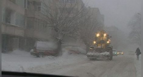 Над 50 електропровода се скъсаха в Русе заради снега