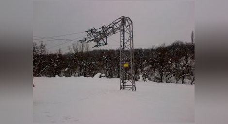 90 селища остават без ток, отворен е пътят Варна-Добрич