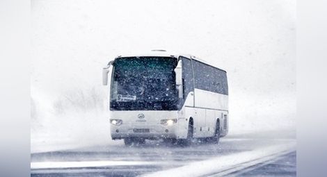 Автобуси с българи са заклещени от снега в Букурещ