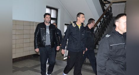 Никола Николов (вдясно) и Димитър Генадиев са действали по добре отработена схема за трафик на хора, смята прокуратурата.                                                                       Снимка: Архив „Утро“
