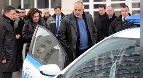 МВР обнови автопарка с 278 нови коли за Пътна полиция