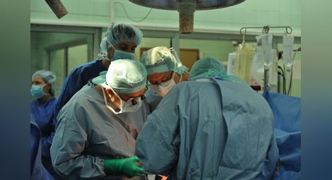 Специалисти от ВМА трансплантираха черен дроб на 23-годишен младеж
