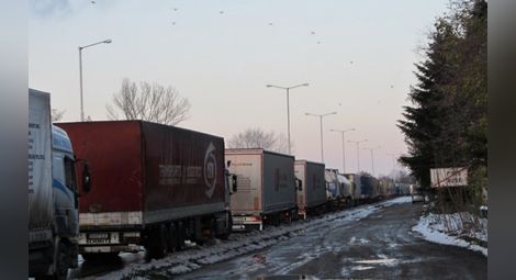 Огромна опашка от камиони на пунктовете "Капитан Андреево" и "Лесово"