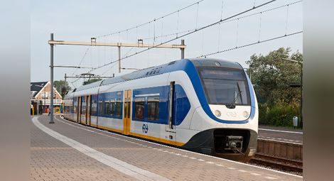 Влаковете в Холандия вече ползват вятърна енергия
