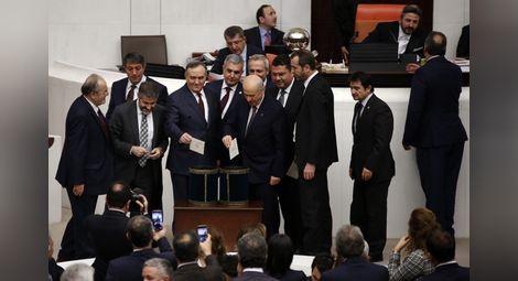 Турският парламент прие на първо четене промени в президентската власт