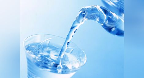 Два литра вода на ден през зимата помагат да борим вирусите