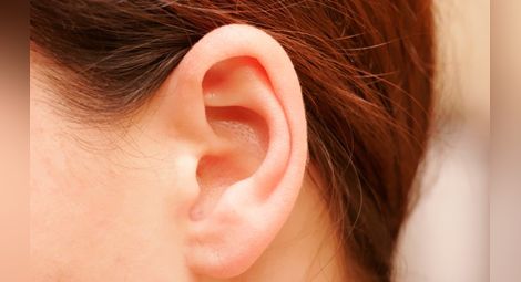 Учени: Не чистете ушите си с клечки, опасно е