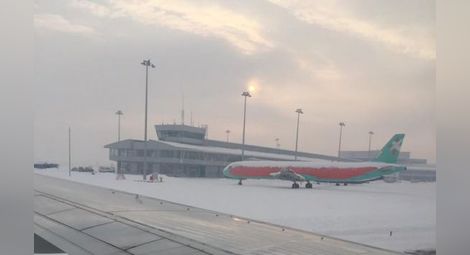 Самолет се върна до Виена заради непочистената писта на Летище София