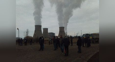 Цистерна едва не прегази протестиращите миньори в Бобов дол