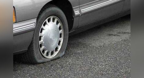 7 коли с нарязани гуми в русенския квартал "Дружба"