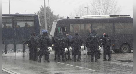Гръцката полиция затвори изхода на Серес в посока Кулата, спират тракторите на фермерите
