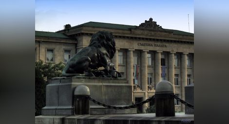 Съдия Димитров от Окръжен съд &ndash; Русе и деветокласници от Английската гимназия дискутираха темата за хулиганските прояви