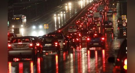 Кметът на София иска спиране от движение на автомобилите без катализатор