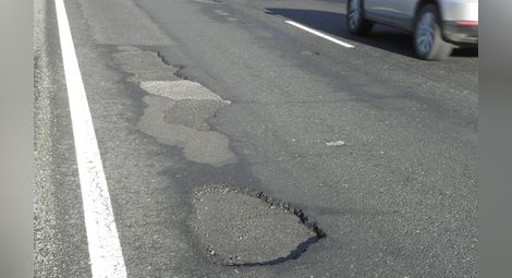 Финландци направиха гуми за пътища с дупки
