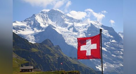 Швейцария гласува за по-достъпно гражданство за имигрантите