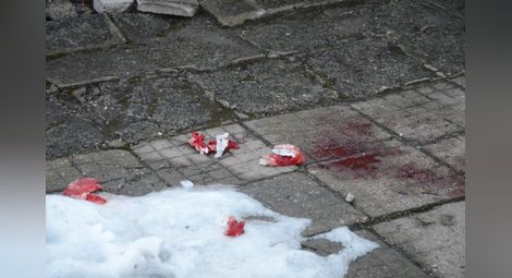 Съпруг откри жена си убита в дома им на улица "Солун" в Русе /галерия/