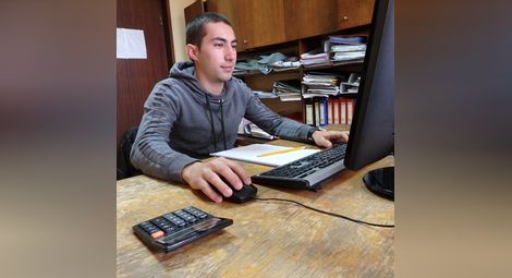 Млад висшист дава старт на кариерата си в община Ценово