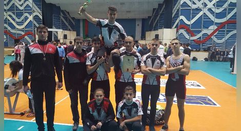 Гребците отборни шампиони на държавното с ергометър