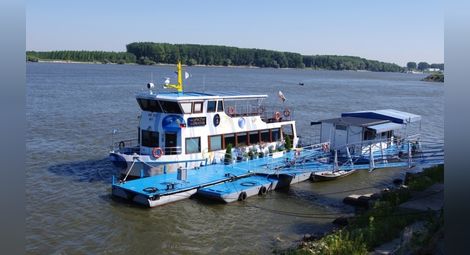 Дунав заля четири острова в началото на българския участък