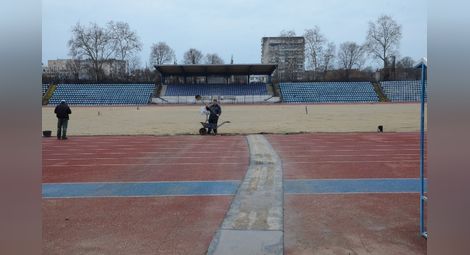 В спортното министерство си прехвърлят топката за ремонта на Градския стадион