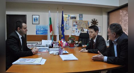 Карапчански се срещна с японски дипломат