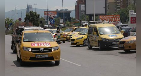 Премахват повторните изпити за таксиджиите