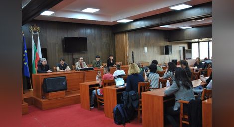 Учители и ученици от 6 държави гостуват на "Тома Кърджиев"