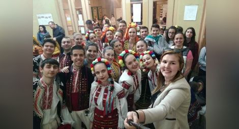 Танцьорите от „Зора“ донесоха   Златната лира от Пловдив