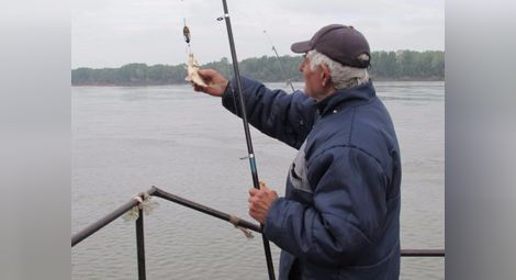 Рибарите прибират такъмите за месец на Велика събота