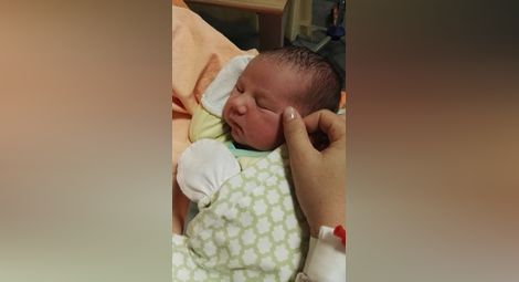 Спортният репортер на bTV Петър Бакърджиев  стана татко за втори път /галерия/