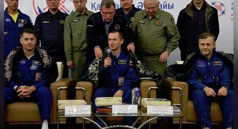 Трима космонавти се завърнаха благополучно след 173 дни мисия на МКС