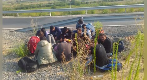 Разбиха сръбска група за трафик на мигранти от България, взимала 250 евро на човек