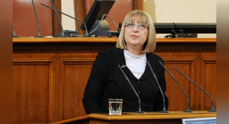 Цецка Цачева става правосъден министър, предлагат Екатерина Захариева за еврокомисар?