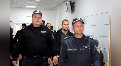 Пуснаха от ареста нападателите на журналистите от Нова тв
