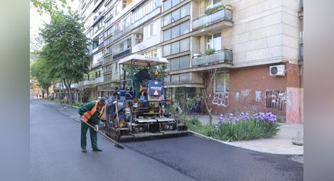 Приключва ремонтът на паркинга пред блок „Преслав“
