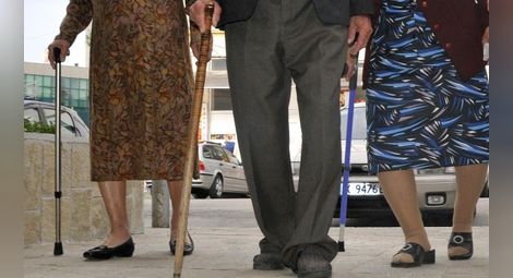 Учени изследват живота на българския пенсионер