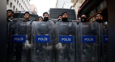 Ердoган пак се развилня, десетки арести в Истанбул