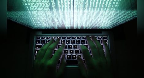 Петък вечер: Мащабни кибератаки удариха страни по целия свят